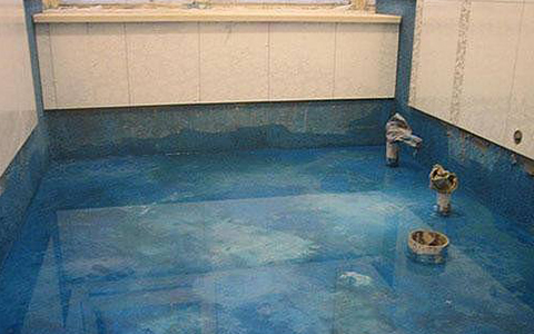 防水層上貼磚出現(xiàn)空鼓的原因